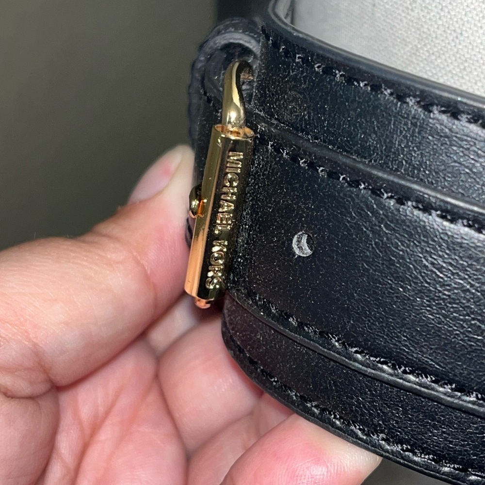 Michael Kors Women’s Belt, black and gold - Picture 3 of 7